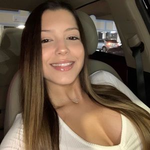 Meet your Posher, Daniela